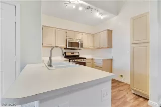 Photo #5: 2162956 Listing 