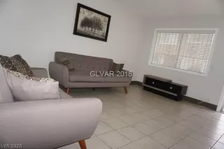 Photo #5: 2163045 Listing