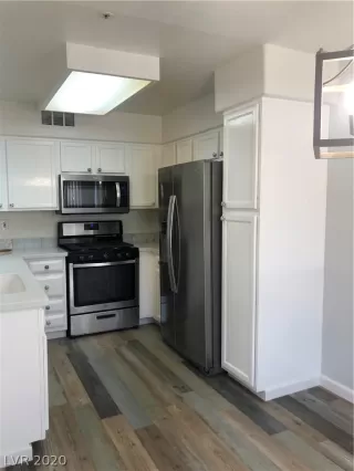 Photo #5: 2163181 Listing 