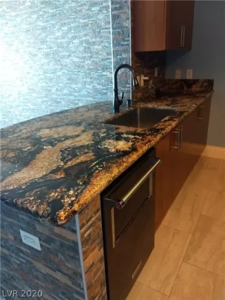 Photo #2: 2163183 Listing