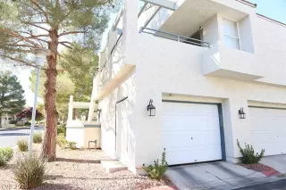 Photo #1: 2163211 Listing