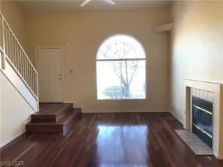 Photo #3: 2163281 Listing