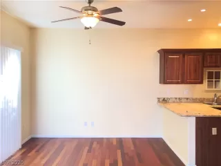 Photo #4: 2163281 Listing