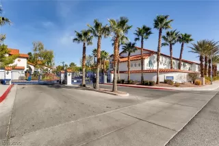 Photo #3: 2163282 Listing