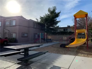 Photo #2: 2163292 Listing