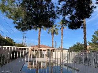 Photo #4: 2163292 Listing