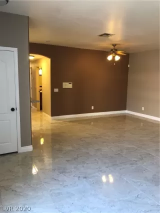 Photo #4: 2163306 Listing