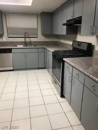 Photo #4: 2163353 Listing
