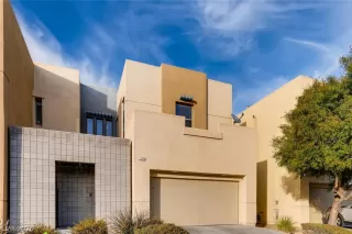 Photo #1: 2163358 Listing