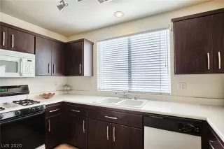 Photo #5: 2163375 Listing