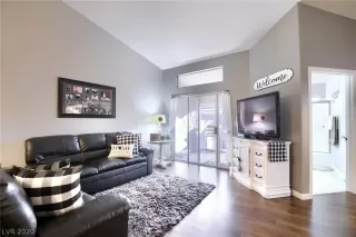 Photo #3: 2163497 Listing