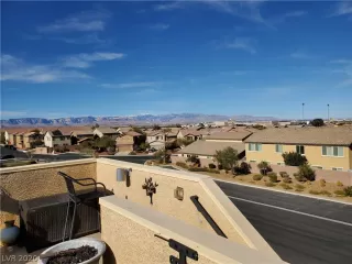 Photo #2: 2163529 Listing