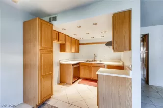 Photo #4: 2163542 Listing