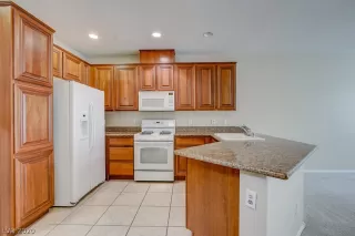 Photo #4: 2163646 Listing