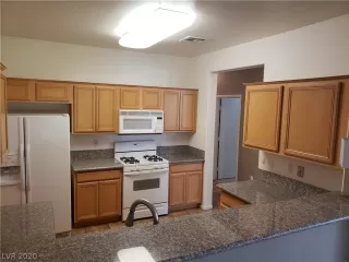 Photo #5: 2163676 Listing