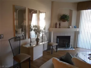 Photo #5: 2163677 Listing