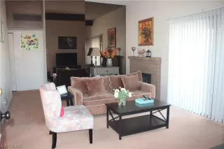 Photo #2: 2163678 Listing