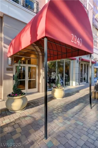 Photo #2: 2163705 Listing