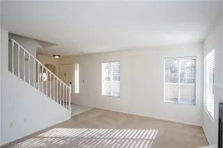 Photo #5: 2163723 Listing