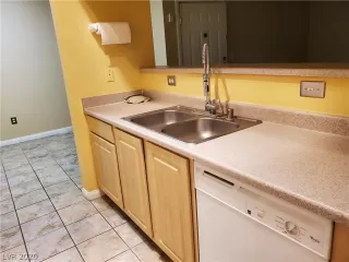 Photo #5: 2163805 Listing