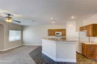 Photo #6: 2163852 Listing 