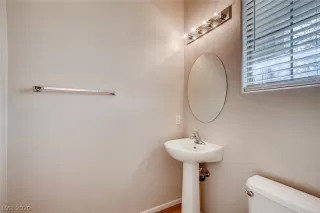 Photo #5: 2163879 Listing