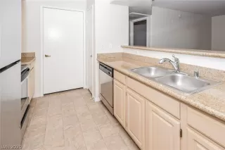 Photo #1: 2163919 Listing