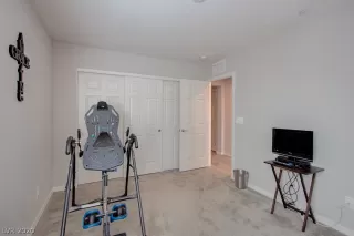 Photo #5: 2163932 Listing