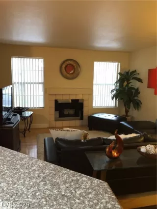 Photo #3: 2163978 Listing