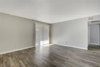 Photo #5: 2164034 Listing 