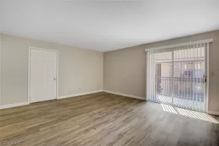 Photo #6: 2164034 Listing 