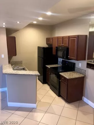 Photo #5: 2164052 Listing 