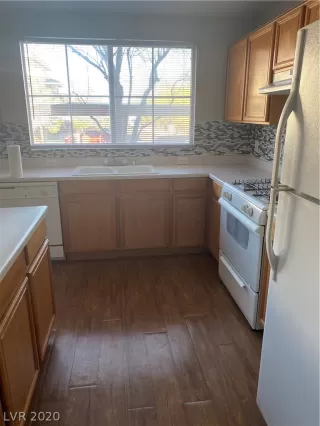 Photo #3: 2164082 Listing 