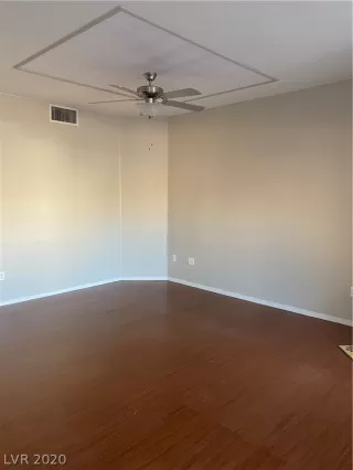 Photo #5: 2164082 Listing 