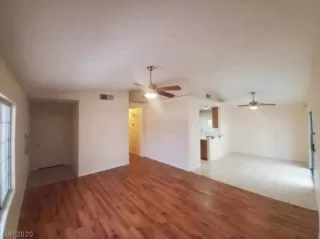 Photo #6: 2164110 Listing