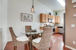 Photo #6: 2164139 Listing