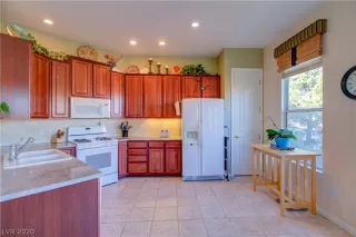 Photo #4: 2164184 Listing 
