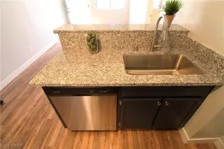 Photo #3: 2164192 Listing