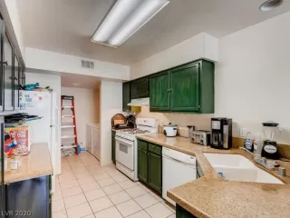 Photo #2: 2164217 Listing