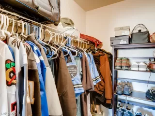 Photo #5: 2164217 Listing