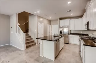 Photo #3: 2164256 Listing