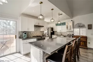 Photo #3: 2164264 Listing