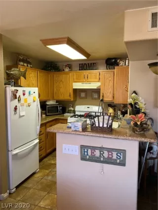 Photo #2: 2164316 Listing