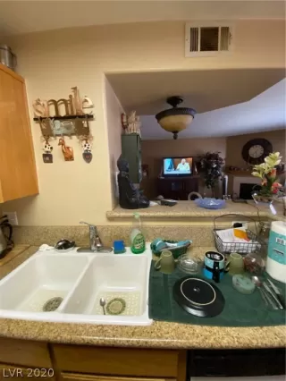 Photo #3: 2164316 Listing