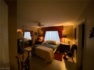 Photo #6: 2164316 Listing