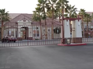 Photo #4: 2164329 Listing