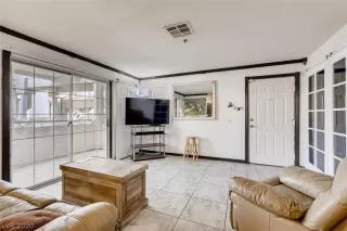 Photo #1: 2164331 Listing