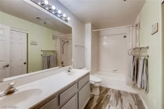 Photo #5: 2164331 Listing