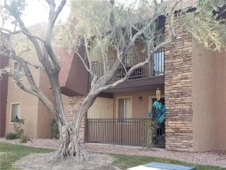 Photo #2: 2164367 Listing 