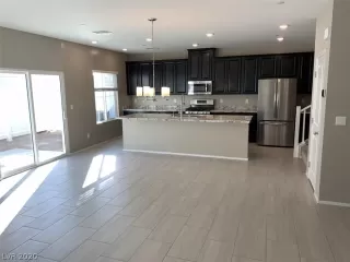 Photo #2: 2164394 Listing